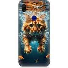Xiaomi Redmi Note 7 Uyumlu Suda Yüzen Kedi  Desenli Silikon Kılıf