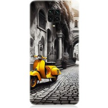 Xiaomi Redmi Note 9 Pro Uyumlu Taş Sokakta Sarı Vespa  Desenli Silikon Kılıf