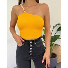 Ahşap Boncuk Detaylı Askılı Triko Crop Bluz