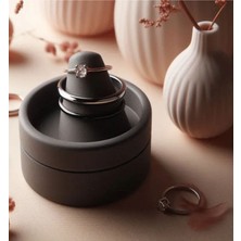 About The Perfect Şık Gri Yüzük Tutucu, Zarif Sergileme Için Mükemmel Seçenek