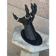 About The Perfect El Şeklinde Şık Takı ve Yüzük Standı, Düzenli ve Şık Saklama Sağlar.