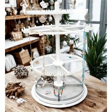 About The Perfect Beyaz Çok Katlı Döner Takı Organizeri, Şık ve Fonksiyonel Depolama Çözümü