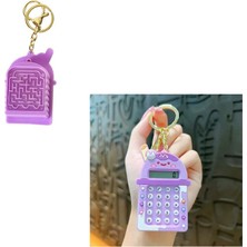 Paras Ticaret Mini 8 Haneli Hesap Makineli Labirent Oyunlu Karikatür Anahtarlık (1 Adet) (Ebat:7,3 cm x 4,8 Cm)