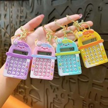 Paras Ticaret Mini 8 Haneli Hesap Makineli Labirent Oyunlu Karikatür Anahtarlık (1 Adet) (Ebat:7,3 cm x 4,8 Cm)