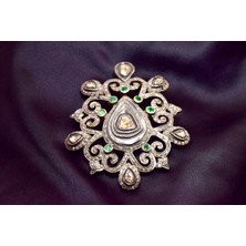 Elmas ve Zümrüt Taşlı Gümüş Kolye Ucu – Işığın ve Sezginin Zarif Buluşması