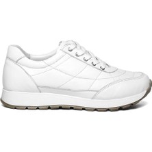 Celal Gültekin Kadın Beyaz Bağcıklı Kalın Tabanlı Deri Sneaker