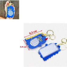 Paras Ticaret Mini 8 Haneli Hesap Makineli Labirent Oyunlu Dinazor Anahtarlık (1 Adet) (Ebat: 9,3 cm x 5,9 Cm)