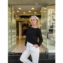 Yaka Kenarı Aksesuarlı Triko