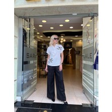 Arkası Nakışlı Tişört