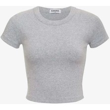 Campus Tee - Yumuşak Kollar, Şık ve Rahat Tasarım (95% Pamuk, 5% Spandeks)