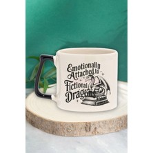 Emotionally Attached To Fictional Dragons Yazılı Ejderha Aşkı Hediyelik Siyah Kulplu Kupa Bardak