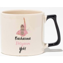 Kimseye Ihtiyacım Yok Hediyelik Motivasyon Baskılı Siyah Kulplu Modern Seramik Kupa