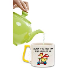 Öyle Değil Ama Anlatasım Yok-Motorcu Ördek Baskılı Eğlenceli Hediyelik Renkli Kulplu Kupa Bardak