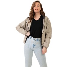 First Stops Spor Kadın Su Yeşili Kapüşonlu Su ve Rüzgar Geçirmez Oversize Yağmurluk - Rüzgarlık