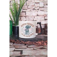 Hyper Focused On The Wrong Thing Baskılı Komik Köpek Esprisi Hediyelik Kulplu Kupa Bardak