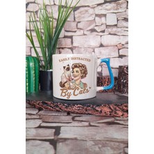 Easily Distracted By Cats Yazılı Kedisever Odak Sorunu Hediyelik Kulplu Kupa Bardak