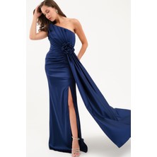 Kadın Lacivert Drapeli Çiçek Detay Uzun Saten Abiye Elbise