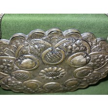Gümüş Duvar Aynası 25 cm x 18,5 cm x 1 cm Ölçülerinde