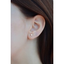 Sacce Scarves & Accessories Hologram Taşlı Zirkon Tektaş Küpe 3 mm