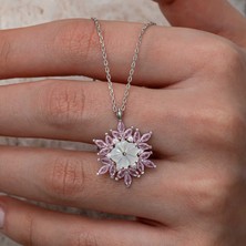 Stillove Gümüş Pembe Lotus Desenli Çiçek Kadın Kolye