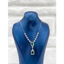 Özel Tasarım Zümrüt Taşlı V Model Kadın Gümüş Kolye