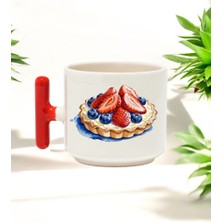 Çilekli Tart Tasarımlı Kırmızı T Kulplu Seramik Baskılı Kupa Bardak 250 ml