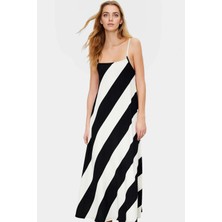 Yazlık Örme Maxi Elbise A Line Çok Çiçek Baskı Rahat ve Şık Modern Stil
