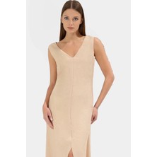 Yazlık Kadın Midi Elbisesi V Yaka Düz Kesim Polyester Şık ve Rahat Konforlu Yüksek Kalite