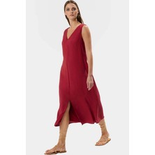 Şık Midi Boy V Yaka Düz Kesim Polyester Elbise Günlük Stil Uzun Ömürlü Kaliteli Işçilik