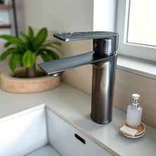 Antrasit Lavabo Bataryası Mat Paslanmaz Lavabo Armatür