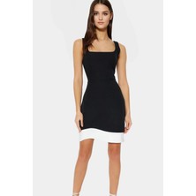 Yazlık Renk Bloklu Mini Elbise Dokuma Kumaş Bodycon Kesim Kare Yaka Özel Tasarım Mükemmel Uyum