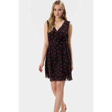 Yazlık Mini Elbise Dokuma Şifon Kumaş V Yaka Nakışlı Astarlı Profesyonel Görünüm Yüksek Kalite