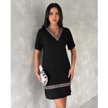 Kadın Büyük Beden Konfor Modeli Etnik Desenli V Yaka Kloş Model Elbise Mini Şeritli Viskon Elbise