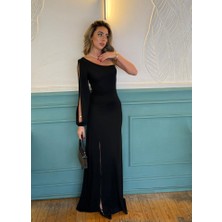 Tek Omuz Kol Detaylı Yırtmaçlı Balık Model Tek Kol Uzun Abiye Elbise Siyah Gece Elbisesi Mezuniyet