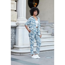 Kadın Desenli Yüksek Bel Beli Lastikli Yan Cepli Dar Paça Rahat Kesim Pantolon-Mavi Çiçek