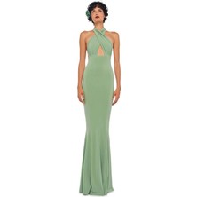 Cross Halter Fishtail Gown: Şık ve Zarif, Yıpranmaz Tasarım