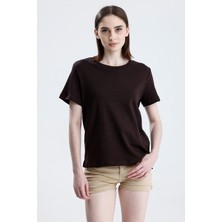 Kahverengi Regular Fit Basic Kadın T-Shirt %100 Pamuk Yırtmaçlı Kısa Kol Bisiklet Yaka Düz Renk
