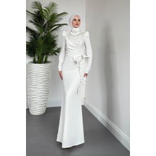 Lalissa Yandan Fiyonklu Taşlı Krep Abiye Beyaz