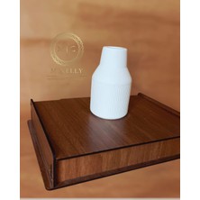 Dingin Çizglerle Minimal Vazo