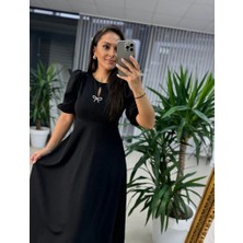 Arben Boutique Kadın Kısa Kollu Bisiklet Yaka Fiyonk Broşlu Midi Janjan Krep Elbise