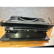 Werke Cam Tuş Çantalı Daktilo - Sorunsuz Çalışır Durumda