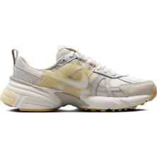 Nike V2K Run Womens Walking Shoes Reflektörlü Kadın Yürüyüş Ayakkabısı Krem