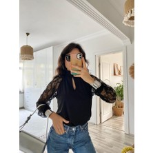 Yeni Sezon Balıkçı Yaka Kolu Tüllü Dantel Detaylı Balon Kol Göğüs Dekolteli Cut Out Detaylı Bluz