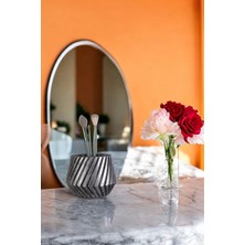 Gümüş Eskitme Makyaj Organizeri ve Fırçalık, Şık ve Fonksiyonel Düzenleyici