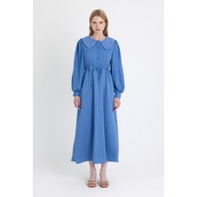 Mavi Fisto Detaylı Geniş Yaka Kuşaklı Çizgili Elbise 4330A