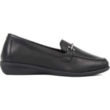 Kadın Siyah Tokalı Deri Loafer
