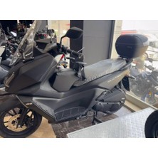 Kymco Skytown  Motosiklet Çocuk Koltuğu,2-8 Yaş Arası, Siyah Deri, Kolsuz, Sök-Tak, Hediyeli
