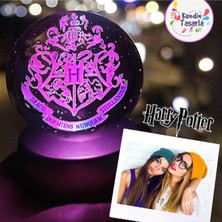 Kişiye Özel Dekoratif Renk Değiştiren Standlı LED Işıklı Hogwarts Cam Küre