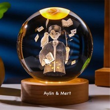Kişiye Özel Büyük Boy Işıklı Ahşap Kaideli Cam Küre 8cm