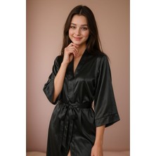 Siyah Uzun Saten Dirseklerin Altında Biten Kollar Sabahlık Kimono